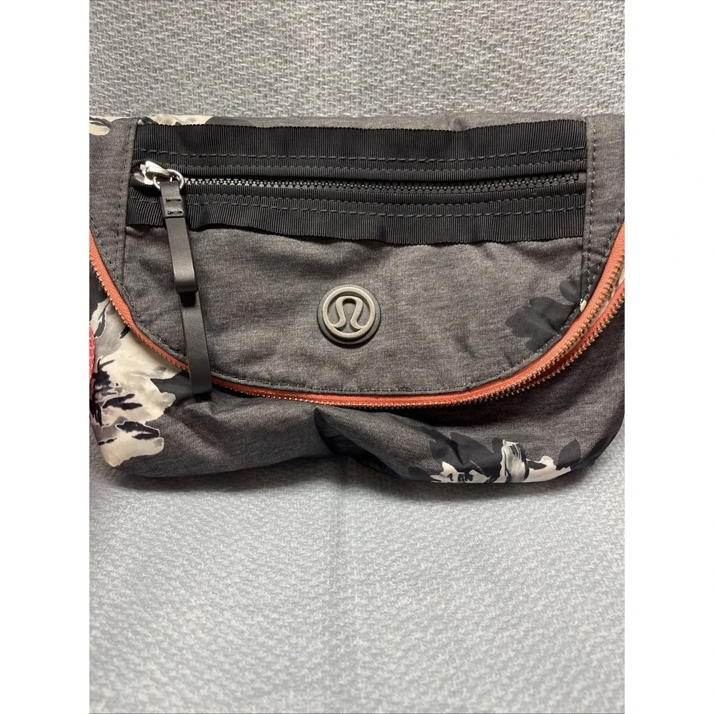 RARE Lululemon Festival Bag Gray With White And Black Flowers Pink Strap